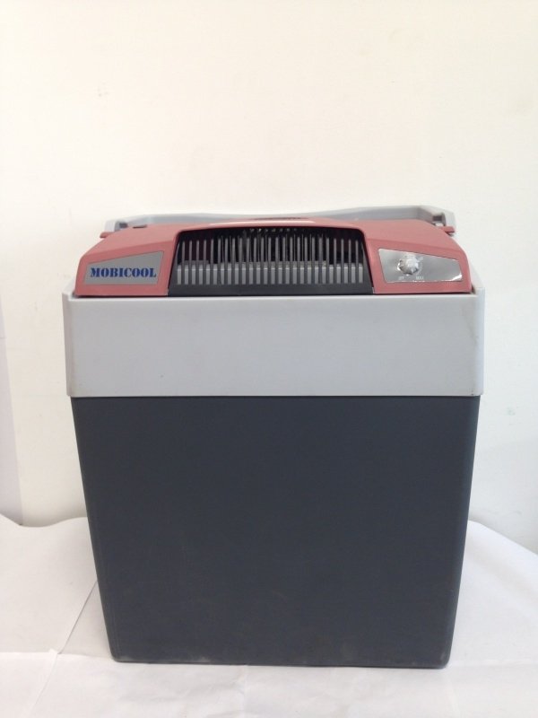 Автохолодильник MobiCool Coolbox G30 AC/DC уцененный
Автохолодильник MobiCool Coolbox G30 AC/DC уцененный