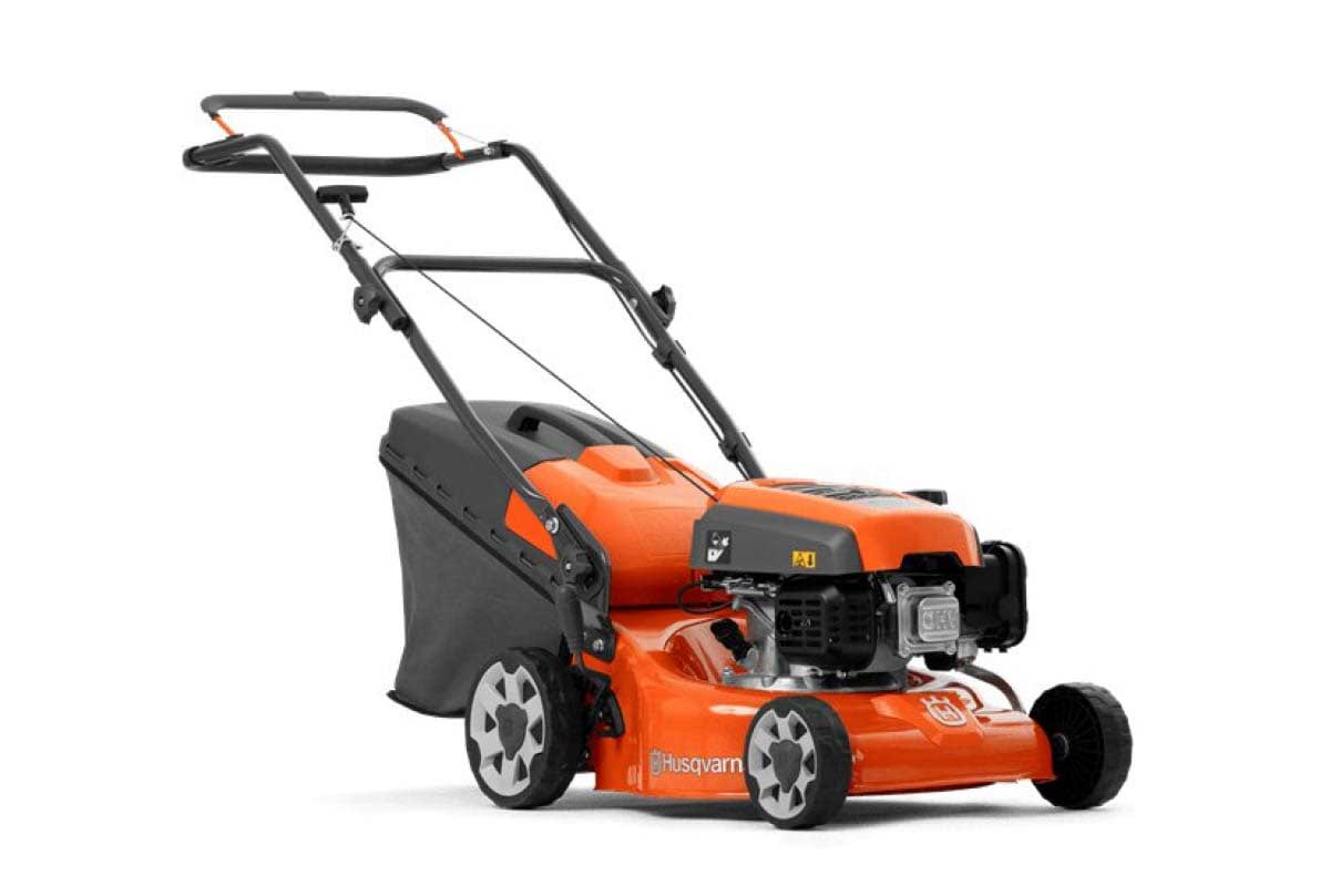 Газонокосилка Husqvarna LC 140P.
Газонокосилка Husqvarna LC 140P.