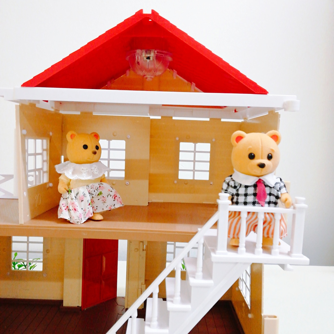 Кукольный домик с мебелью в коробке 1514
Кукольный домик с мебелью в коробке 1514