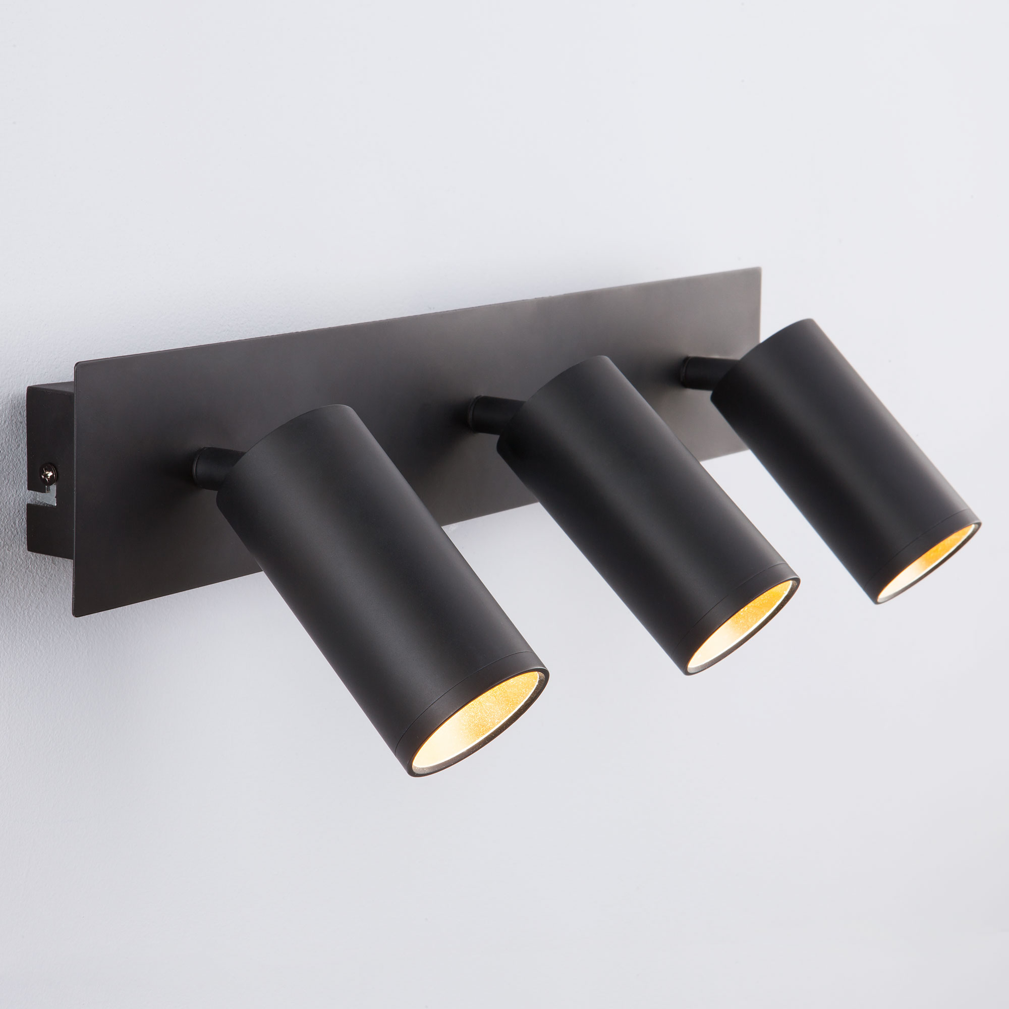 Бра Евросвет 20066/3 LED черный/золото
Бра Евросвет 20066/3 LED черный/золото