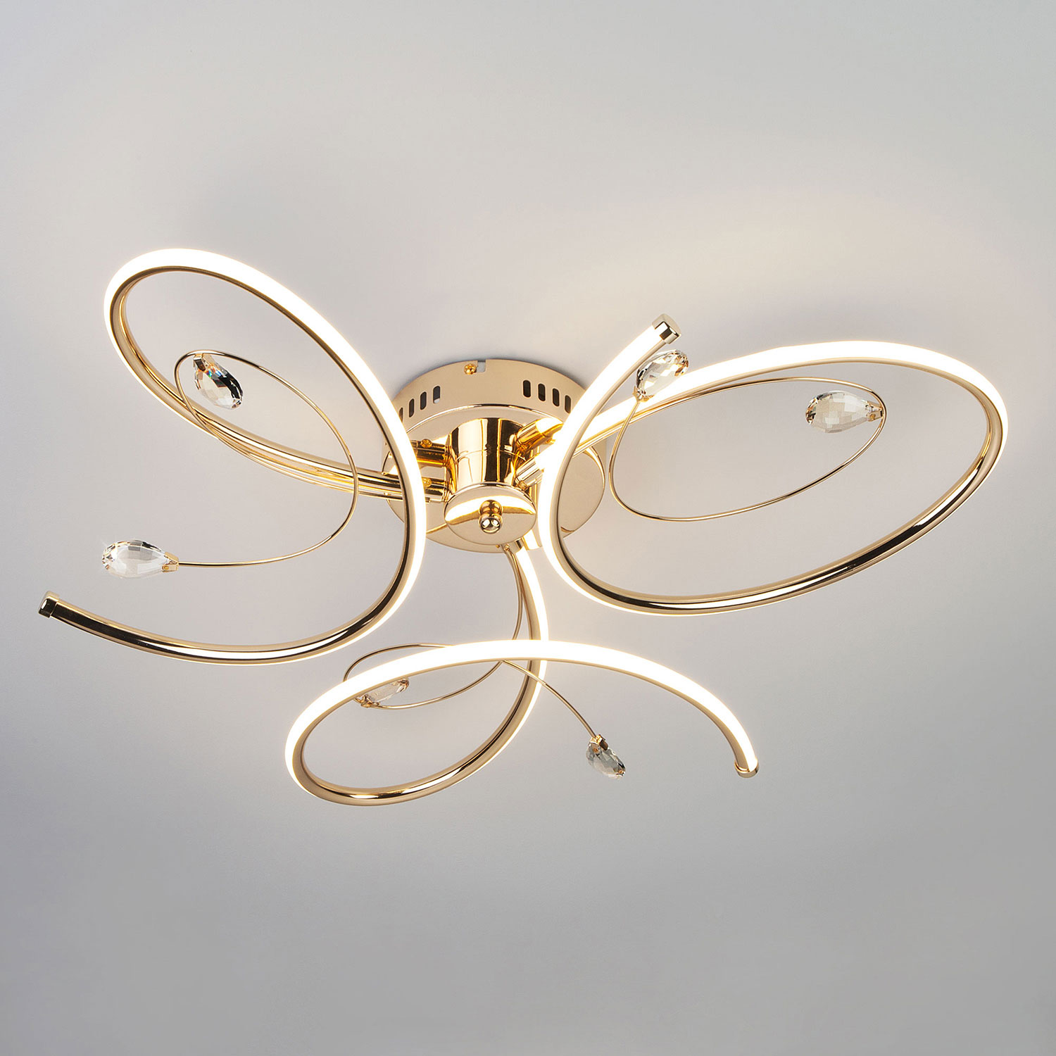 Потолочный светильник Евросвет Saona 90099/3 золото 54W
Потолочный светильник Евросвет Saona 90099/3 золото 54W