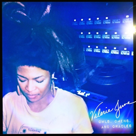 Valerie June - Owls, Omens, And Oracles (0888072674653) виниловая пластинка
Valerie June - Owls, Omens, And Oracles (0888072674653) виниловая пластинка