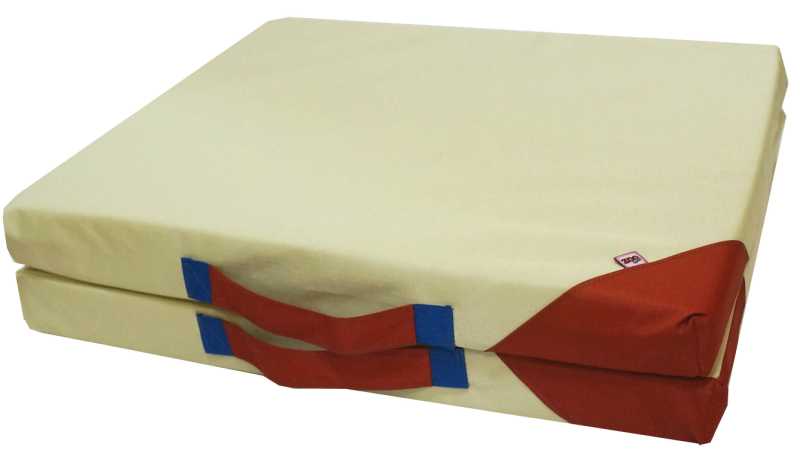 Матрац для собак "Аквастоп" двухцветный 2-х секционный складной со съемным чехлом №1 100*60*6 см красный/синий 763213
Матрац для собак "Аквастоп" двухцветный 2-х секционный складной со съемным чехлом №1 100*60*6 см красный/синий 763213