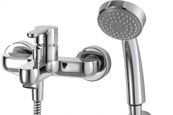 Смеситель для ванны с коротким изливом с аксессуарами Bravat Stream (F63783C-B)
Смеситель для ванны с коротким изливом с аксессуарами Bravat Stream (F63783C-B)