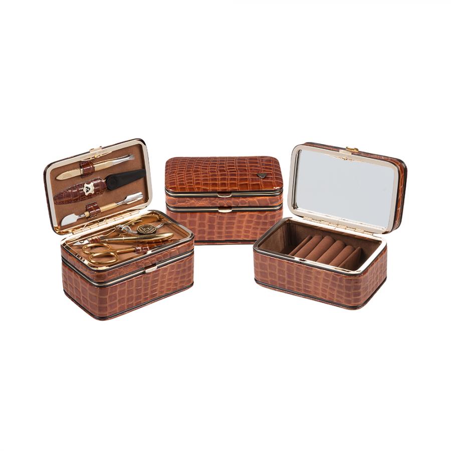 Маникюрный набор 5 предметов Zinger MS-1207-301-G коричневый с косметичкой
Маникюрный набор 5 предметов Zinger MS-1207-301-G коричневый с косметичкой