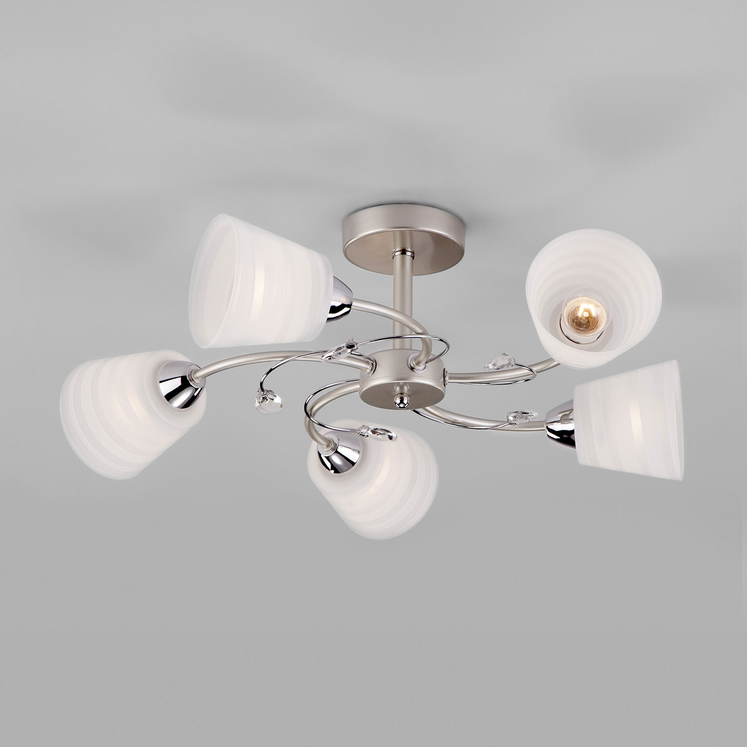 Люстра Евросвет Sabrina 30147/5 перламутровое золото
Люстра Евросвет Sabrina 30147/5 перламутровое золото