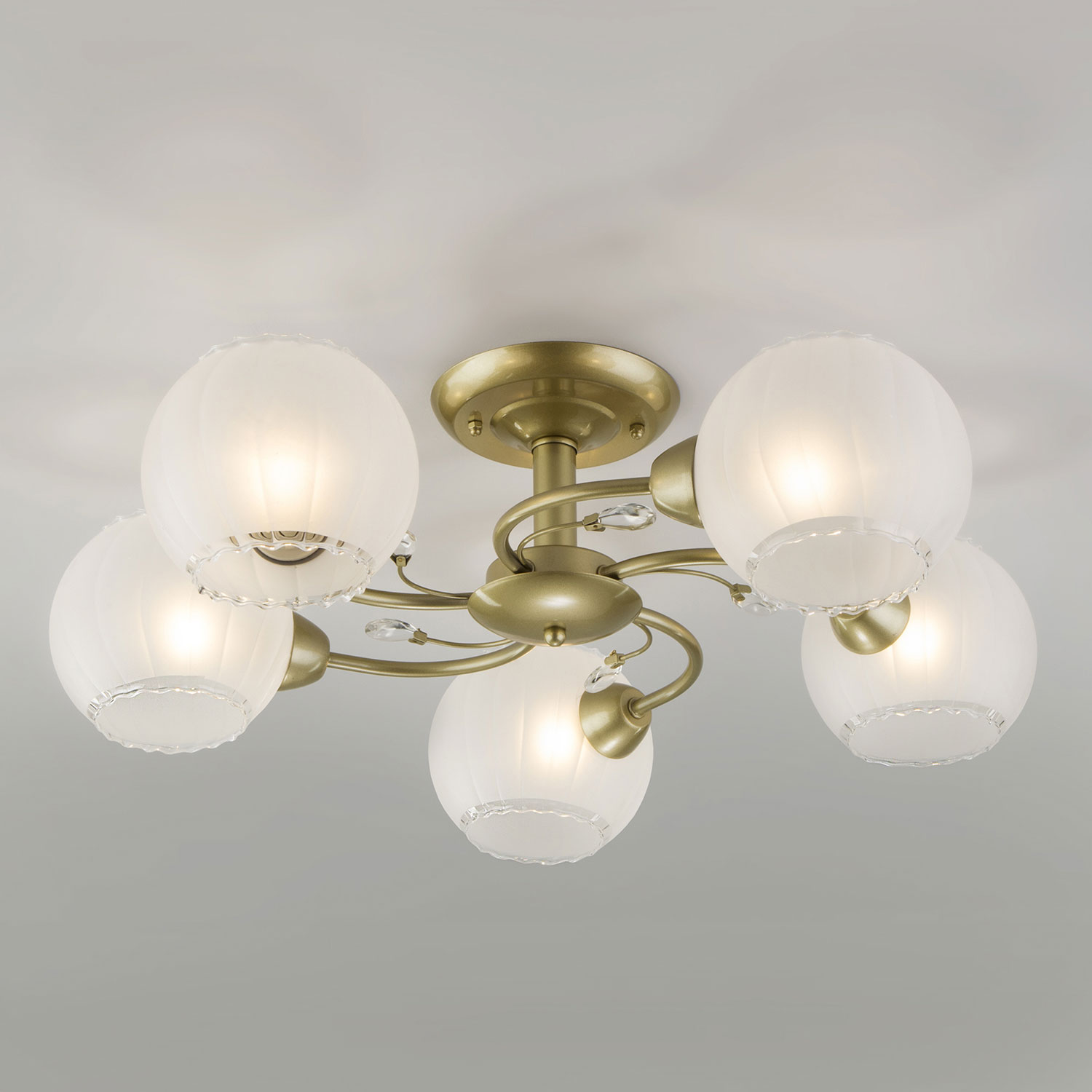 Люстра Евросвет Jeanne 30146/5 перламутровое золото
Люстра Евросвет Jeanne 30146/5 перламутровое золото