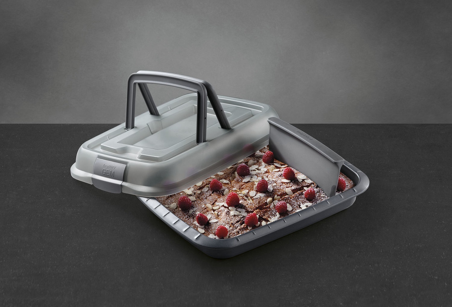 Противень с крышкой и слайсером Berghoff Gem 8500030
Противень с крышкой и слайсером Berghoff Gem 8500030