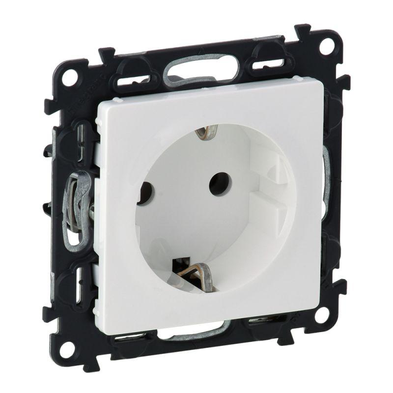 Механизм розетки 1-м СП Valena Life 16А IP20 250В 2К+З винт. зажимы бел. Leg 753425
Механизм розетки 1-м СП Valena Life 16А IP20 250В 2К+З винт. зажимы бел. Leg 753425