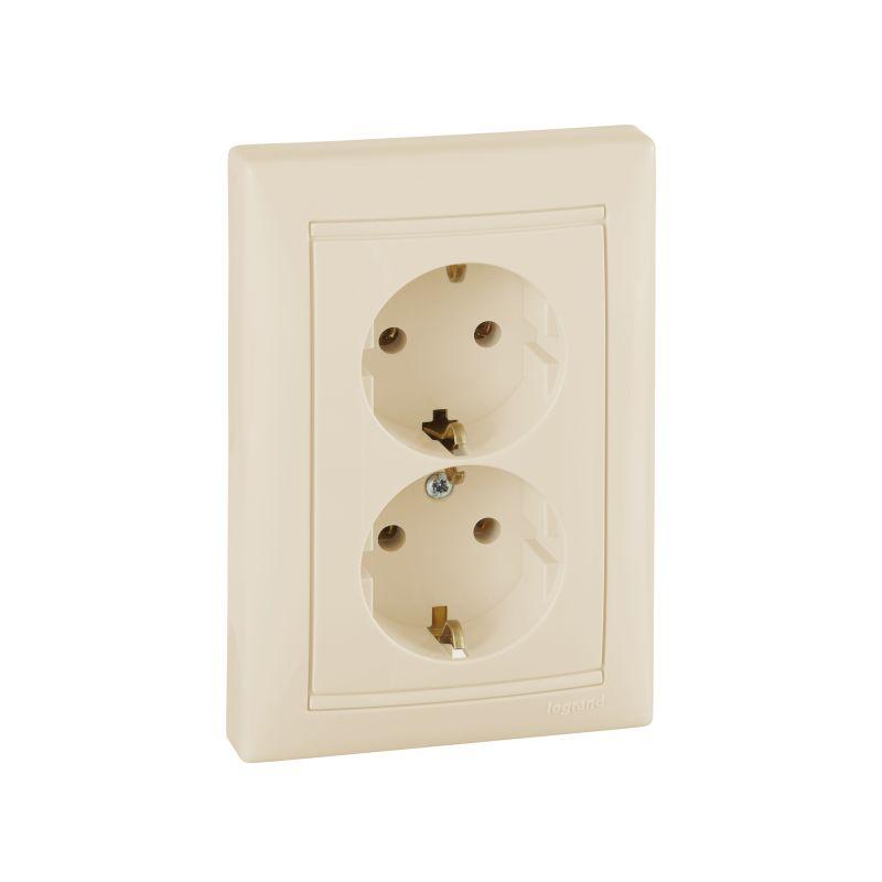 Розетка 2-м СП Valena 2К+З с заземл. нем. станд. сл. кость (DIY-упак.) Leg 695616
Розетка 2-м СП Valena 2К+З с заземл. нем. станд. сл. кость (DIY-упак.) Leg 695616