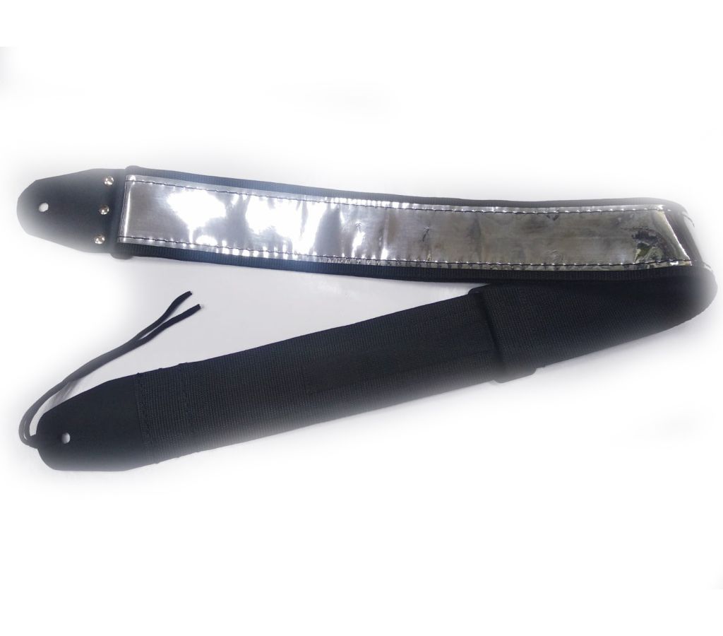 Ремень для гитары MEZZO MZ-RGE-7sil серебро
Ремень для гитары MEZZO MZ-RGE-7sil серебро