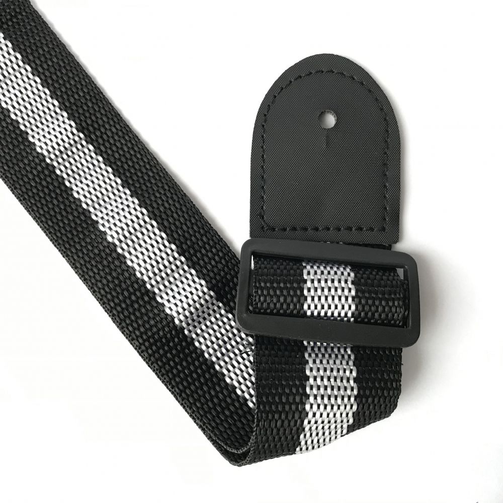 Ремень гитарный ROCKET LS-006-WH
Ремень гитарный ROCKET LS-006-WH