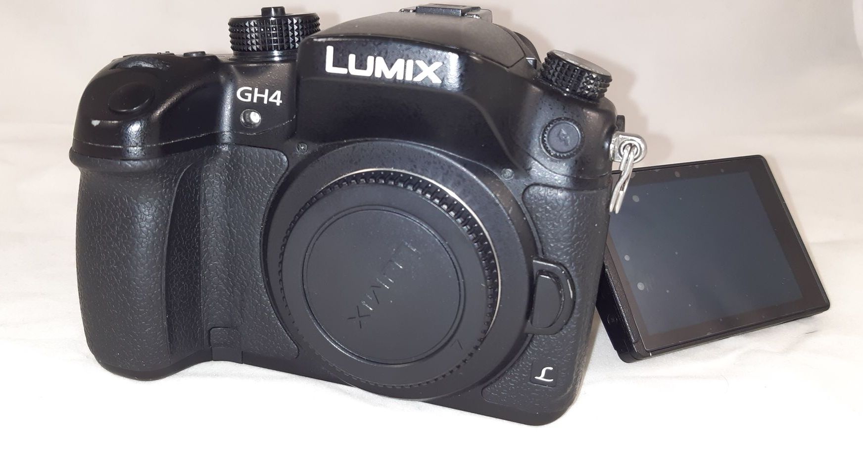 Цифровой фотоаппарат Panasonic Lumix DMC-GH4 Kit 14-140mm уценённый
Цифровой фотоаппарат Panasonic Lumix DMC-GH4 Kit 14-140mm уценённый