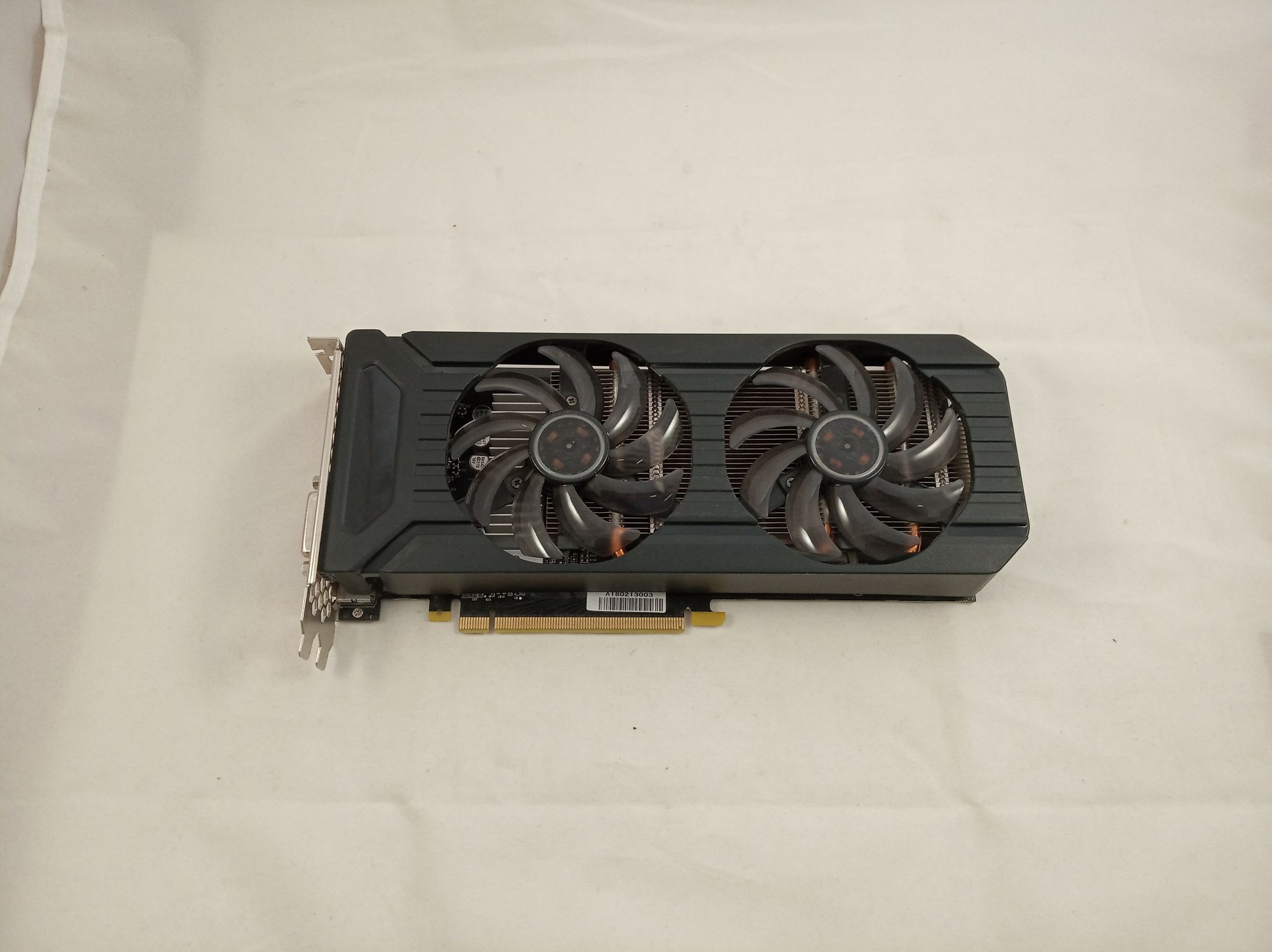 Видеокарта Palit GTX 1060 3Gb Dual (NE51060015F9-1061D) уцененный
Видеокарта Palit GTX 1060 3Gb Dual (NE51060015F9-1061D) уцененный