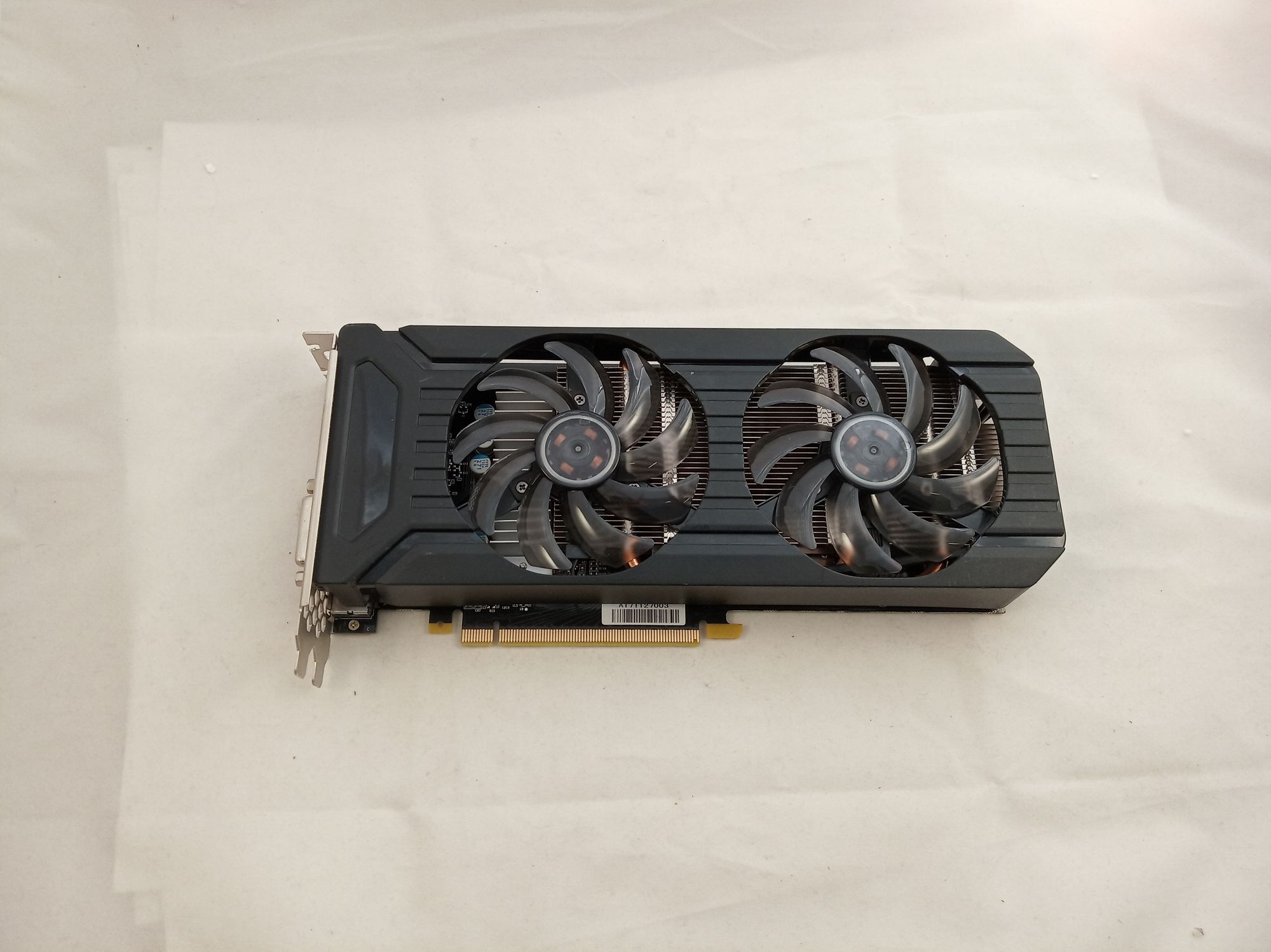 Видеокарта Palit GTX 1060 6Gb Dual OEM (NE51060015J9-1061D BULK) уцененный
Видеокарта Palit GTX 1060 6Gb Dual OEM (NE51060015J9-1061D BULK) уцененный