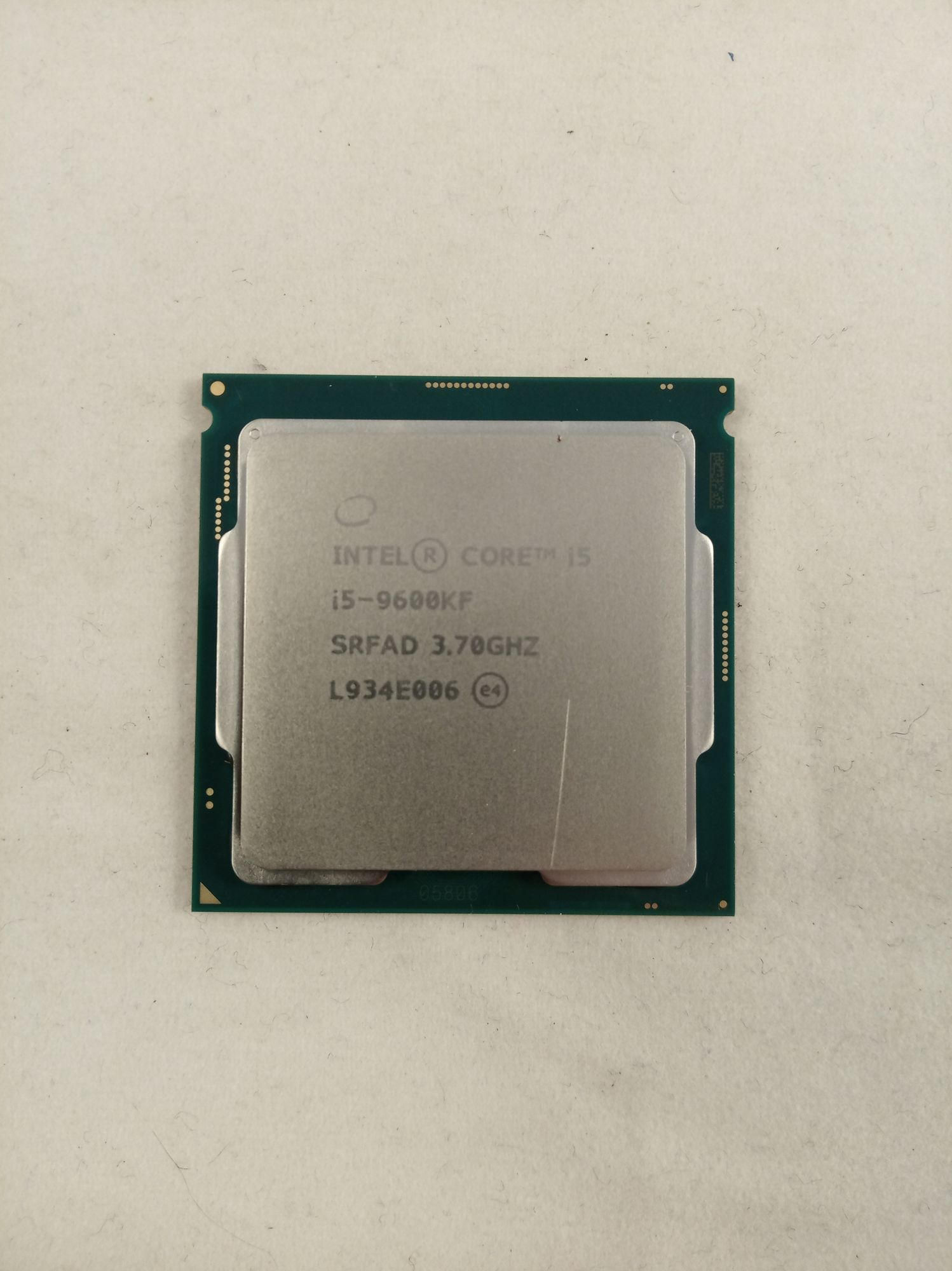 Процессор Intel Original Core i5 9600KF OEM (CM8068403874409S RFAD) уцененный
Процессор Intel Original Core i5 9600KF OEM (CM8068403874409S RFAD) уцененный