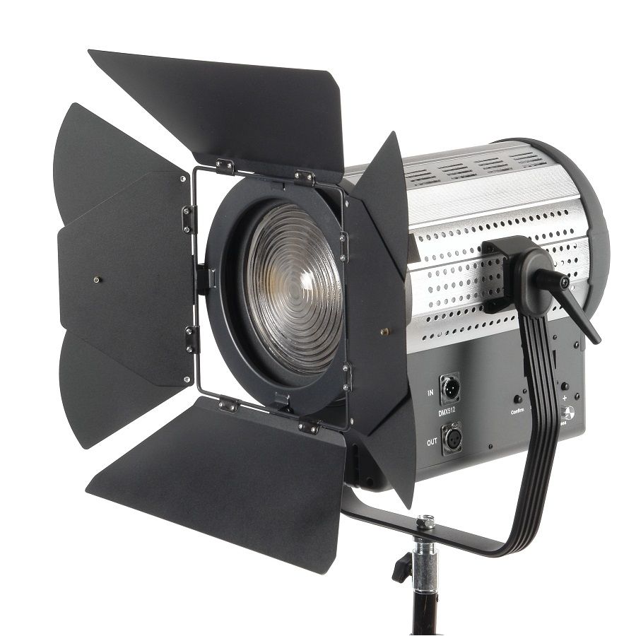 Осветитель студийный GreenBean Fresnel 500 LED X3 DMX цена и фото