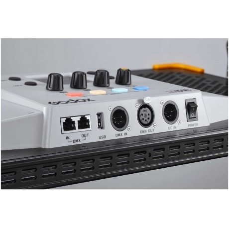 Осветитель светодиодный Godox LD150R RGB - фото 8