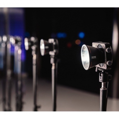 Осветитель MOLUS X100RGB COB Light - фото 19