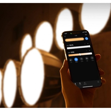 Осветитель Zhiyun Molus G200 (PL109) - фото 9