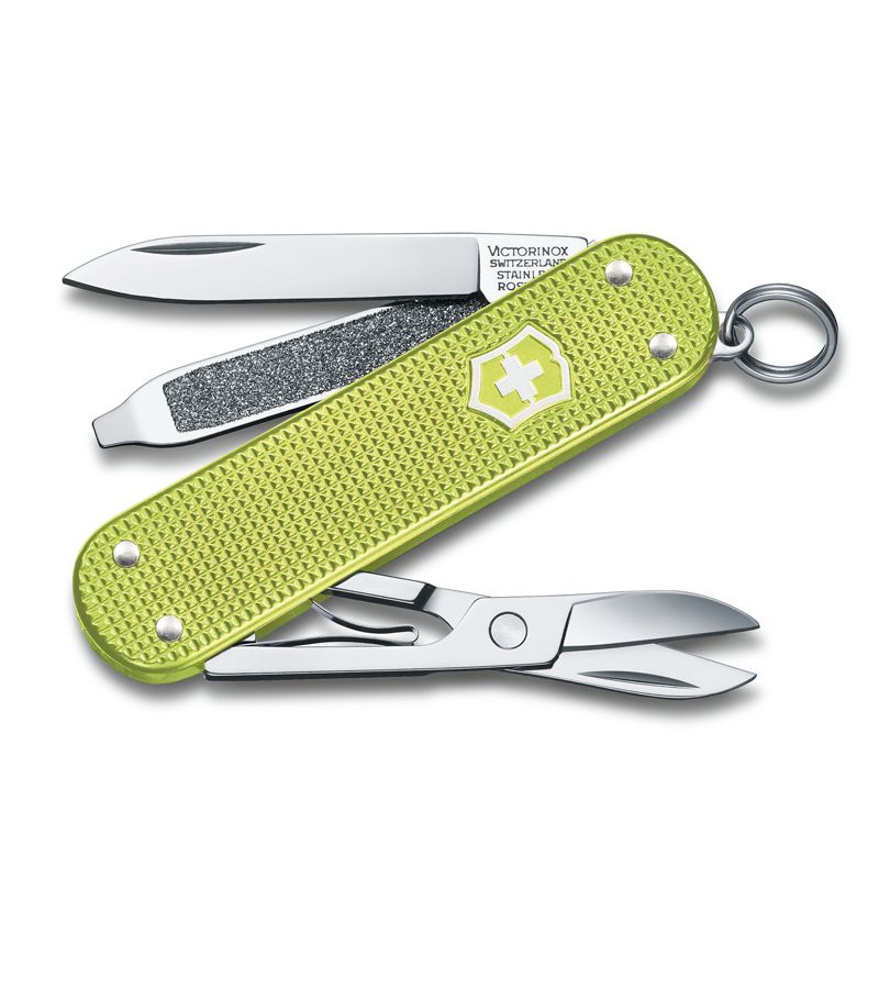 Нож-брелок Victorinox Classic SD Alox Colors, 58 мм, 5 функций, Lime Twist нож victorinox pioneer x alox le 2021 93 мм 9 функций алюминиевая рукоять оранжевый