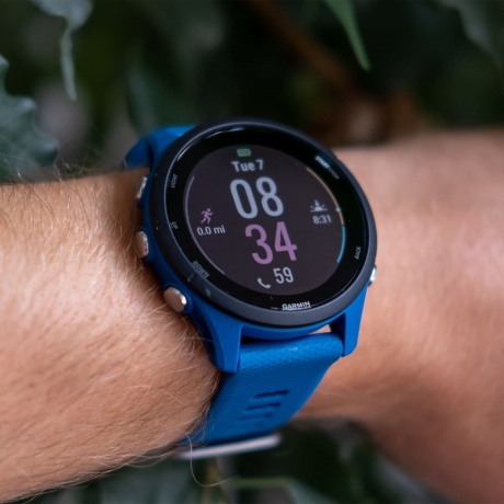 Смарт-часы Garmin Forerunner 255 с синим ремешком 45,6мм - фото 8