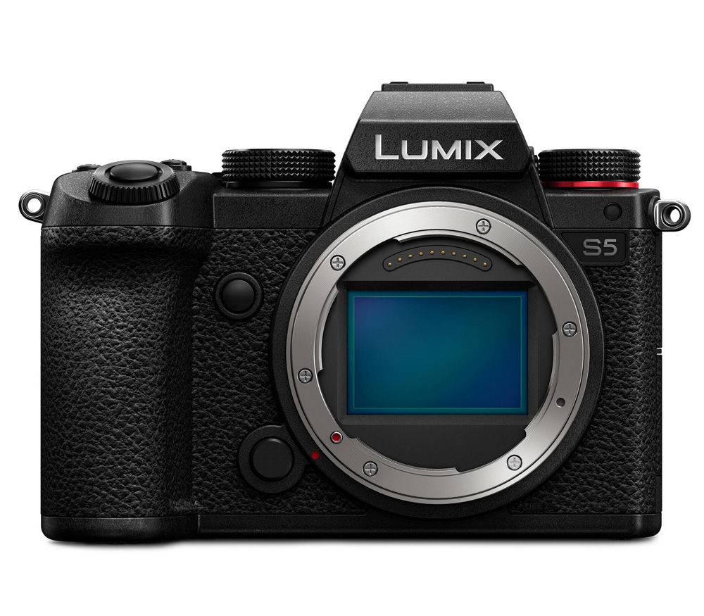 Цифровой фотоаппарат Panasonic Lumix DC-S5EE-K body черный - фото 1