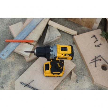 Дрель-шуруповерт бесщеточная аккумуляторная DeWalt DCD701D2-QW - фото 12