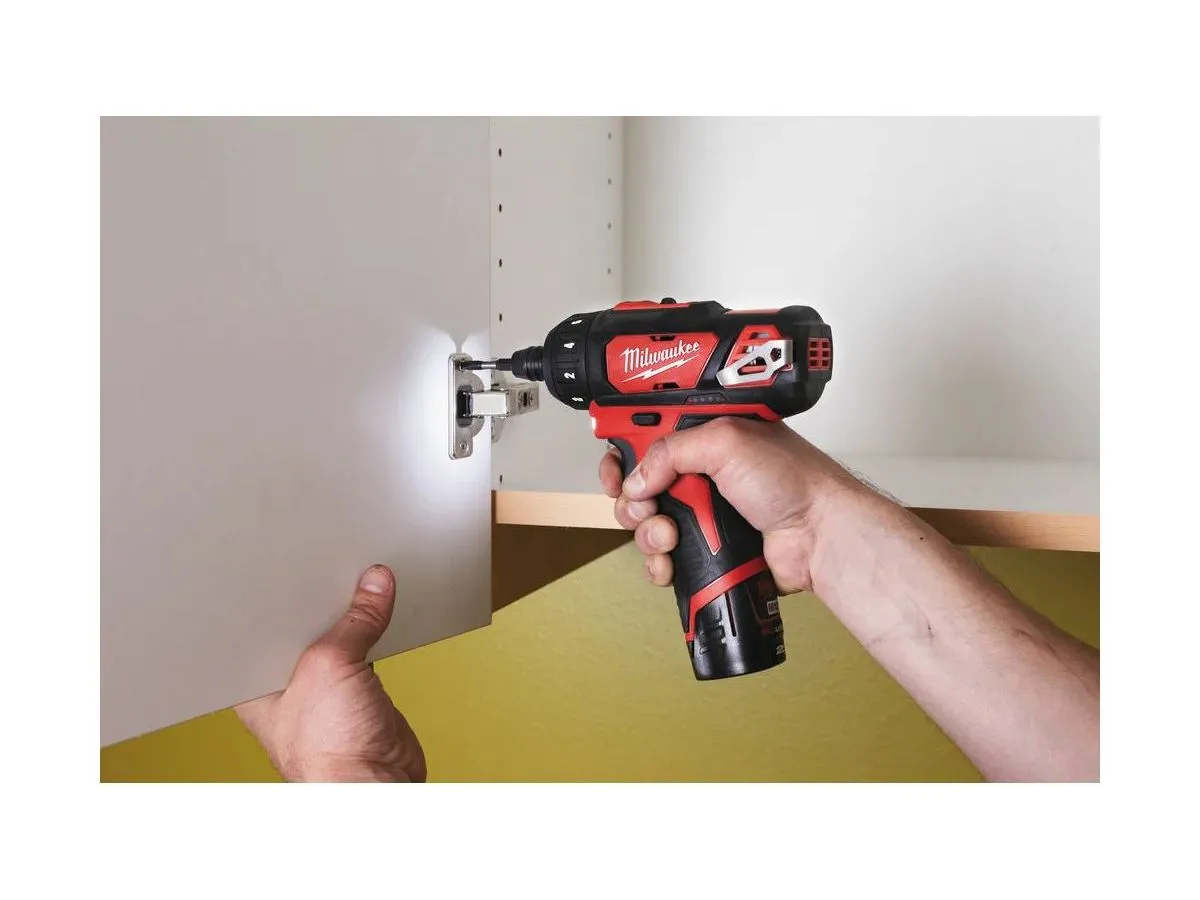 Дрель-шуруповерт Milwaukee M12 BD-0 (4933441910) - фото 3