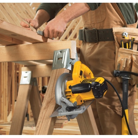 Пила дисковая DeWalt DWE575K - фото 5