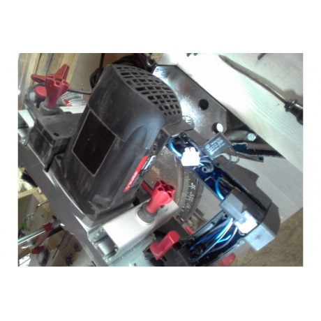 Пила торцовочная Зубр Мастер ЗПТК-255-1800 - фото 10