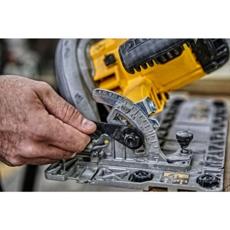 Пила дисковая DeWalt DWE576K-QS - фото 8
