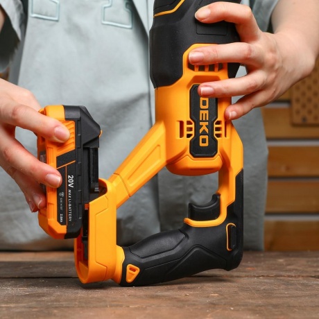 Сабельная пила аккумуляторная DEKO DKRS20, 20В, 2х2.5Ач - фото 6