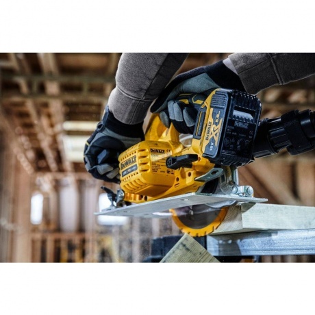 Дисковая (циркулярная) пила DeWalt DCS570P2-QW - фото 7