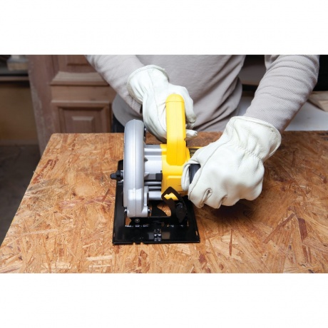 Пила дисковая DeWalt DWE560 - фото 9