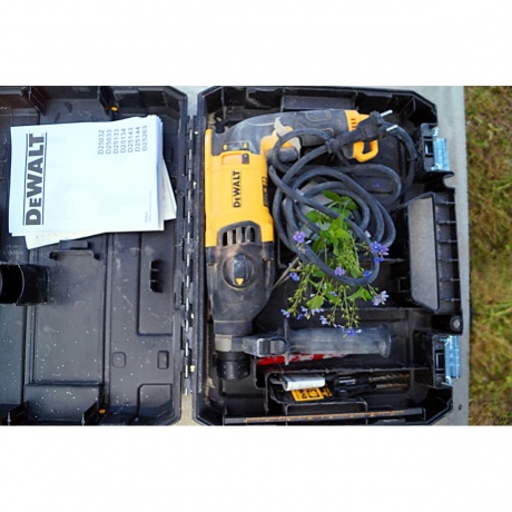 Перфоратор DeWalt D25133K-QS - фото 6