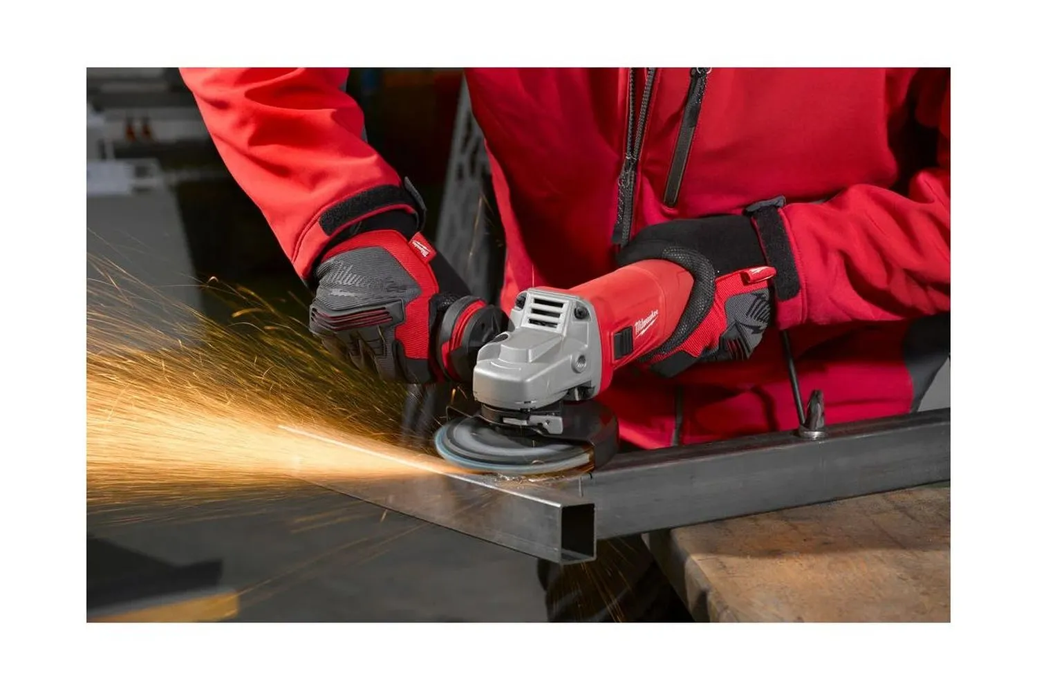 Угловая шлифмашина Milwaukee AGV 10-125 EK (4933451222) - фото 9