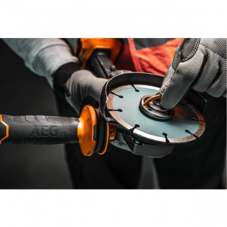 Шлифмашина угловая AEG 18В 125мм BEWS18-125BLPX2-502C 4935480858 - фото 4