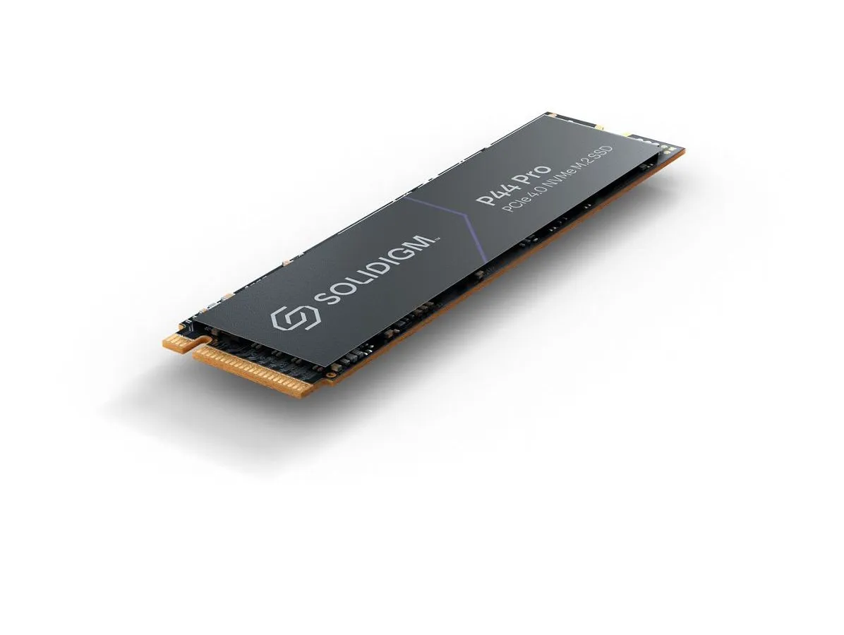 Накопитель SSD Solidigm 2TB M.2 2280 (SSDPFKKW020X7X1) - фото 1