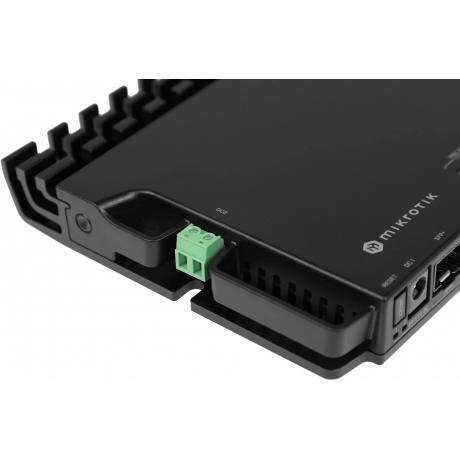 Wi-Fi роутер MikroTik RB5009UG+S+IN - фото 11