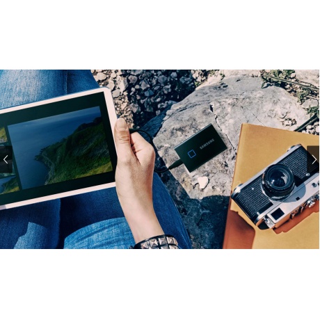 Внешний SSD Samsung Portable SSD T7 Touch 2 ТБ Type-C Silver Retail (MU-PC2T0S/WW) - фото 18