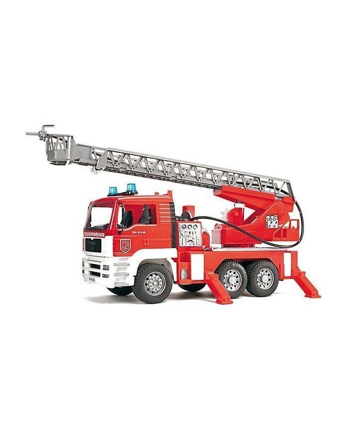 Пожарная машина Bruder MAN с лестницей и помпой с модулем со световыми и звуковыми эффектами
