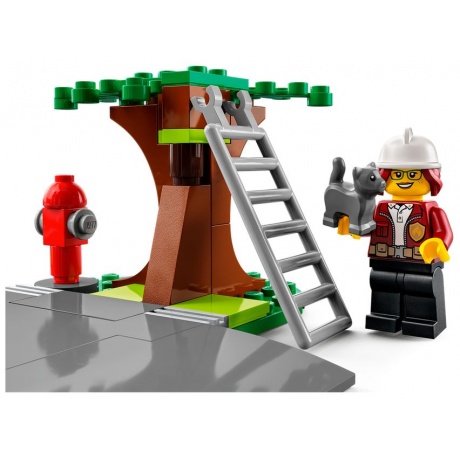 Конструктор LEGO 60320 City Fire Station (Пожарная станция) - фото 5