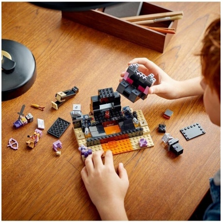 LEGO Minecraft Финальная арена 21242 - фото 9