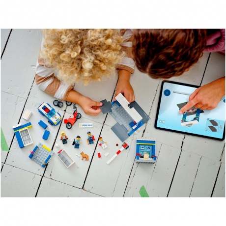 LEGO City Полицейский участок Чейз 60370 - фото 10
