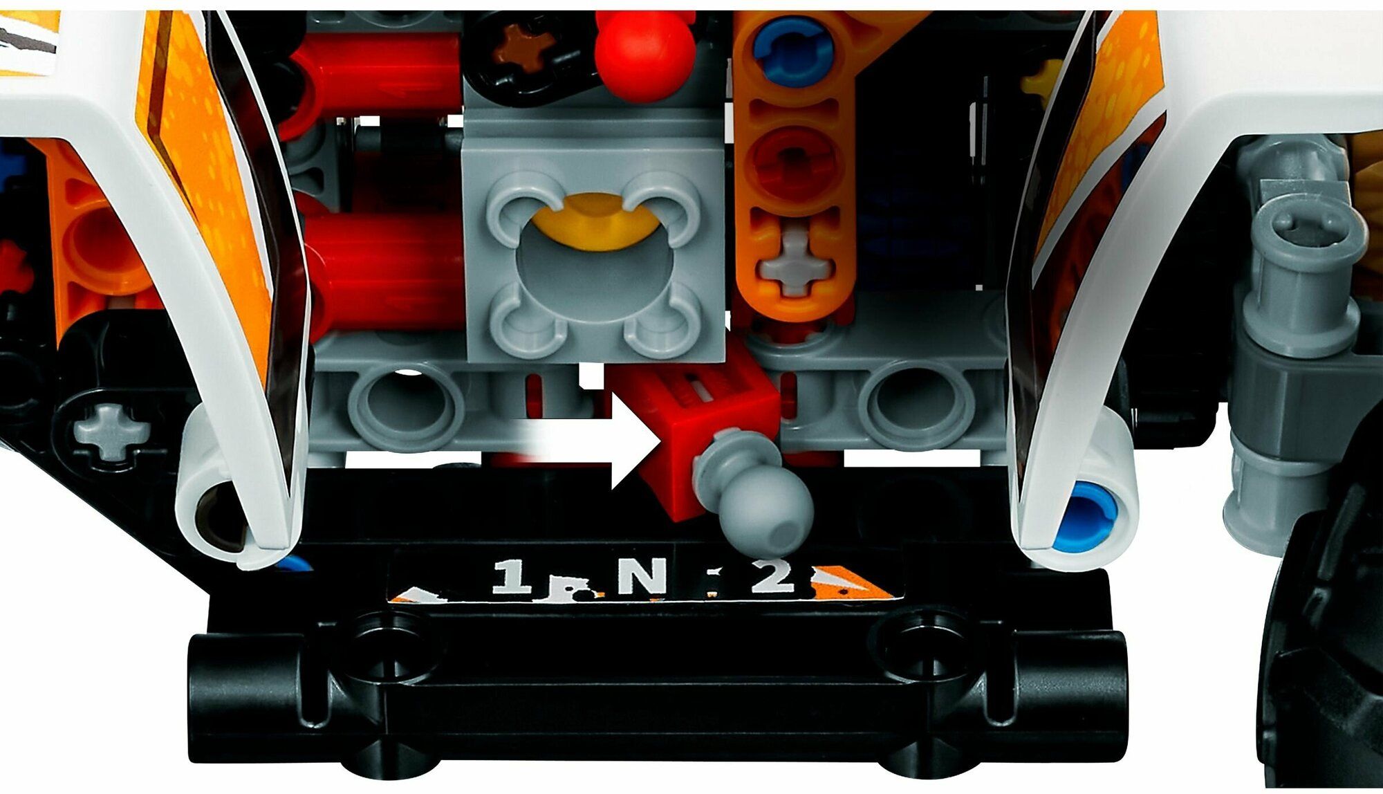 Конструктор LEGO Technic Внедорожный грузовик 42139 - фото 6