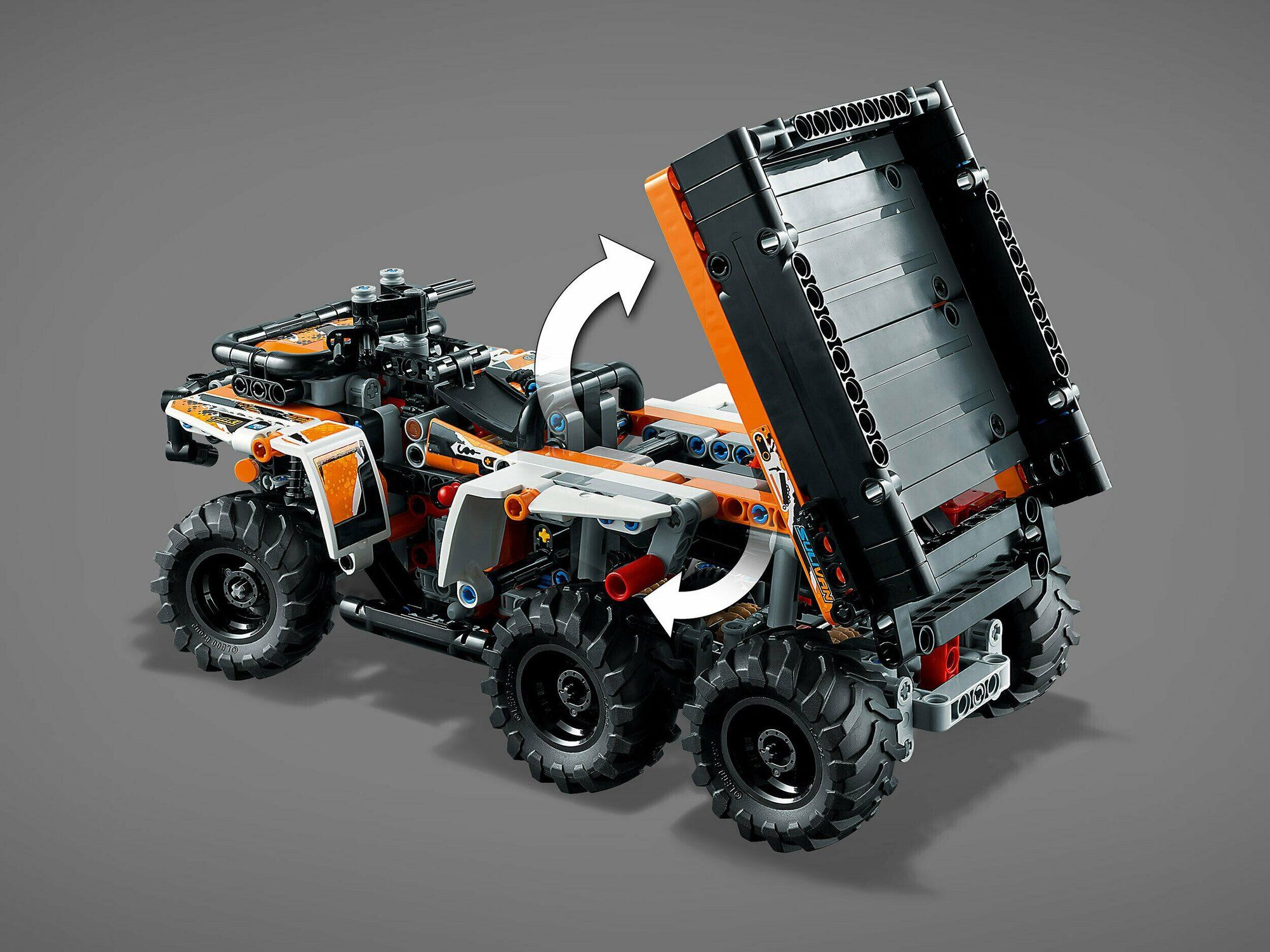 Конструктор LEGO Technic Внедорожный грузовик 42139 - фото 7