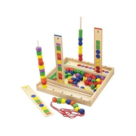 

Игра "Повтори последовательность"в ящике 70 бусин разных размеров и цветов,шнурки,10 палочек,10 схем VIGA 56182