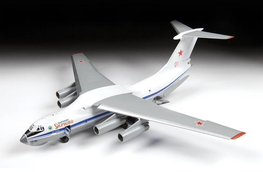 Российский военно-транспортный самолет Ил-76МД 7011