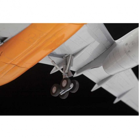 Сборная модель Zvezda Грузовой самолет &quot;Ту-204-100С&quot; - фото 3